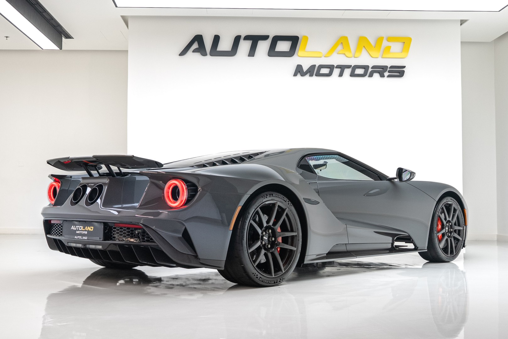 2021 FORD GT | CARBON SERIES | AKRAPOVIC EXHAUST